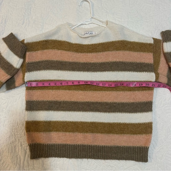 Petal & Pup sweater - Picture 4 of 7